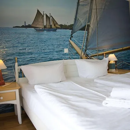 Mit Meerblick Und Balkon, Gratis Nutzung Vom Ahoi Erlebnisbad Und Sauna In Sellin - Meeresblick 22 *